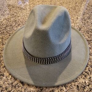 Time and Tru Army Green brimmed hat